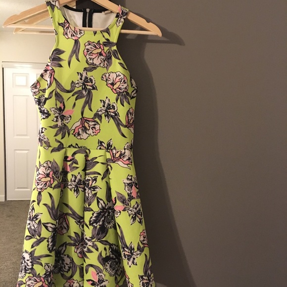 Dresses & Skirts - Floral yellow skater dress